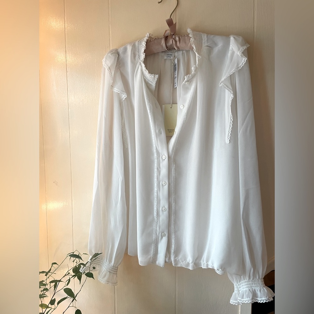 Gorgeous Aritzia white cottagecore blouse women’s size xl